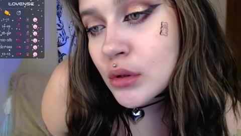 Snapshot of keshamoon chatting on 01-16-25, 05:55 Kesha online show from 01-16-25, 05:55