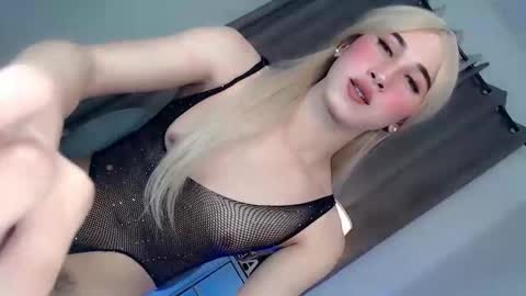 kettlyn18 online show from 12-18-25, 10:43