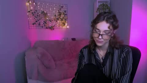 Snapshot of kevi_sunn chatting on 09-14-25, 07:57 kevi here online show from 09-14-25, 07:57