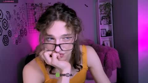 Snapshot of kevi_sunn chatting on 11-02-25, 09:06 kevi here online show from 11-02-25, 09:06