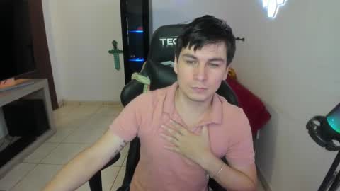 Snapshot of kevin873s chatting on 11-06-25, 11:37 Kevin online show from 11-06-25, 11:37