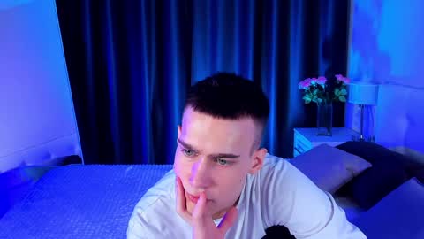 Snapshot of kevin_kess chatting on 01-31-25, 02:28 Ask me online show from 01-31-25, 02:28