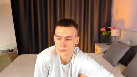 Snapshot of kevin_kess chatting on 02-02-25, 06:04 Ask me online show from 02-02-25, 06:04