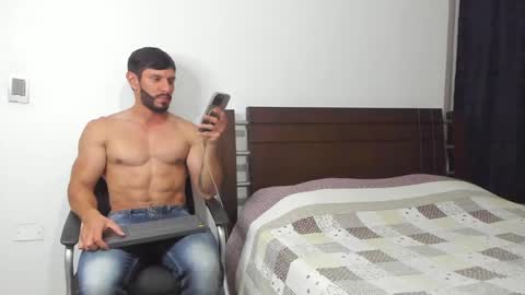 Snapshot of kevin_malone22 chatting on 02-25-25, 12:36 kevin_malone22 online show from 02-25-25, 12:36