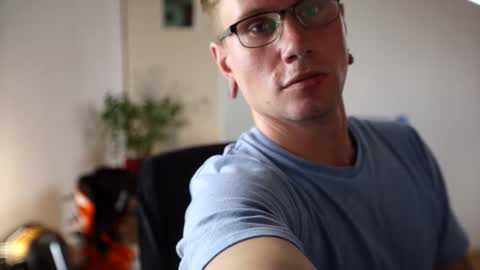 Kev online show from 10-11-25, 11:42