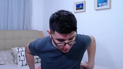 Snapshot of kevinhunts chatting on 02-22-26, 07:23 Kevin online show from 02-22-26, 07:23