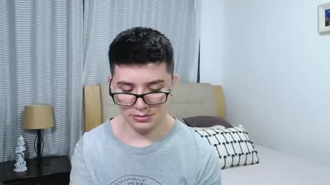 Snapshot of kevinhunts chatting on 02-25-26, 12:42 Kevin online show from 02-25-26, 12:42