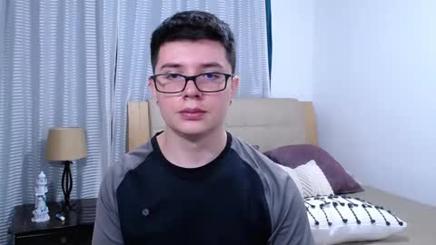 Snapshot of kevinhunts chatting on 03-04-26, 10:38 Kevin online show from 03-04-26, 10:38