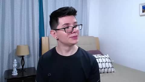 Snapshot of kevinhunts chatting on 03-07-26, 06:27 Kevin online show from 03-07-26, 06:27