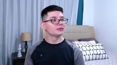 Snapshot of kevinhunts chatting on 03-10-26, 10:04 Kevin online show from 03-10-26, 10:04