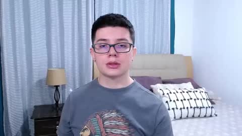 Snapshot of kevinhunts chatting on 03-20-26, 08:35 Kevin online show from 03-20-26, 08:35