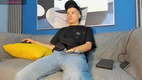 Sexy  Hot Kevin online show from 09-19-25, 07:47