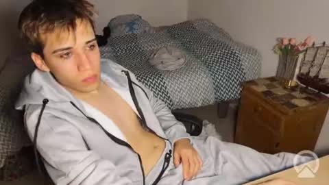 Snapshot of kevinonly43 chatting on 06-25-26, 08:52 kevonly online show from 06-25-26, 08:52