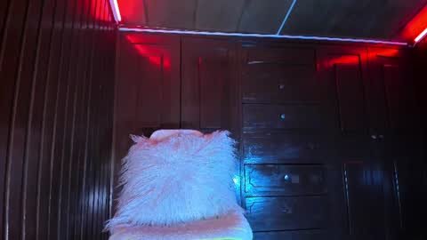 Snapshot of keylamonroy1 chatting on 07-12-26, 06:10 Keyla Megan and Loly online show from 07-12-26, 06:10