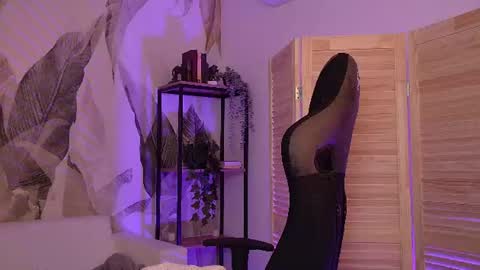 Snapshot of keytsilvas chatting on 07-17-26, 05:47 Keyt online show from 07-17-26, 05:47