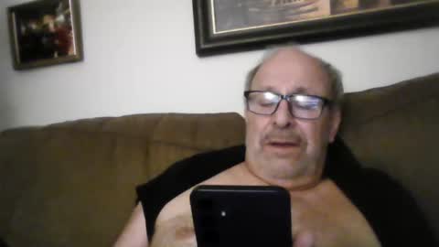 Snapshot of kfries chatting on 09-14-25, 03:38 Kent online show from 09-14-25, 03:38