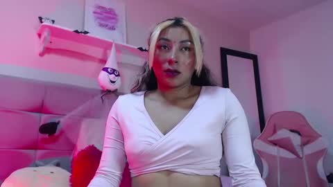 Snapshot of khaleesi_j chatting on 10-17-25, 03:42 khaleesi_j online show from 10-17-25, 03:42