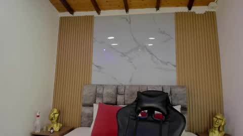 Snapshot of khalifa_fletcher chatting on 12-23-24, 10:01 khalifa online show from 12-23-24, 10:01