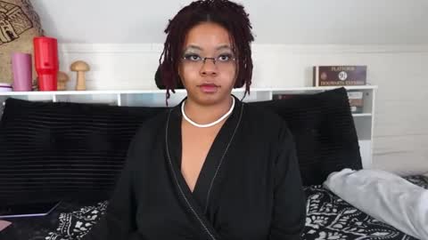 Snapshot of khayaparker chatting on 12-21-25, 05:20 Khaya online show from 12-21-25, 05:20