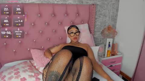 Khelany Isyy  online show from 12-16-25, 03:17