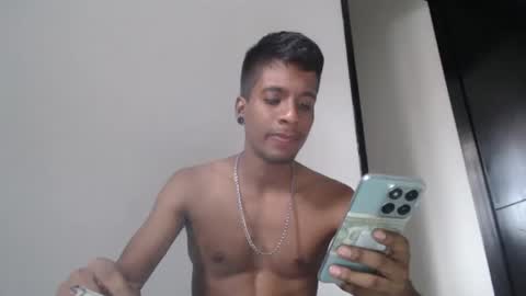 Snapshot of khevinlopezonig chatting on 08-05-26, 10:44 khevinlopezonig online show from 08-05-26, 10:44