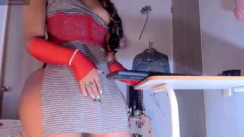 Snapshot of khloe_12 chatting on 03-18-26, 07:17 Khloe online show from 03-18-26, 07:17