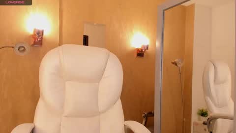 Khloe online show from 02-13-25, 05:01