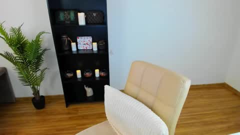 Snapshot of khloe_star chatting on 03-17-26, 02:09 Khloe online show from 03-17-26, 02:09