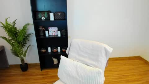 Snapshot of khloe_star chatting on 03-29-26, 01:22 Khloe online show from 03-29-26, 01:22