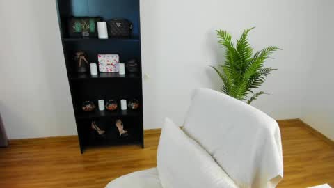 Khloe online show from 05-28-26, 03:53