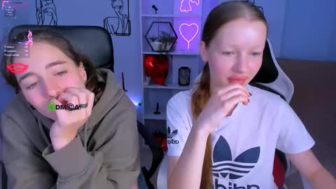 Snapshot of khloebeauty chatting on 10-15-25, 07:25 khloebeauty online show from 10-15-25, 07:25