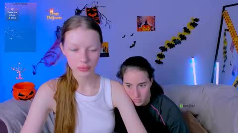 Snapshot of khloebeauty chatting on 10-22-25, 07:24 khloebeauty online show from 10-22-25, 07:24