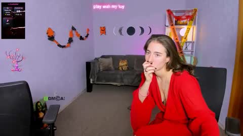 Snapshot of khloebeauty chatting on 10-27-25, 08:13 khloebeauty online show from 10-27-25, 08:13