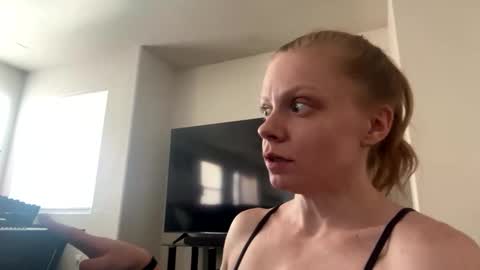 khloemariexoxo  online show from 10-17-25, 05:48