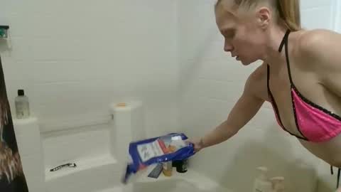 khloemariexoxo  online show from 05-25-26, 12:49