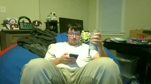 Snapshot of ki983799 chatting on 10-19-25, 10:21 CJ online show from 10-19-25, 10:21