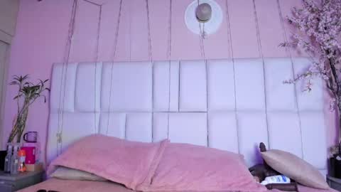    N         M online show from 09-28-25, 01:38