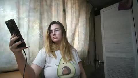 kianna_dior_ online show from 12-14-24, 11:07