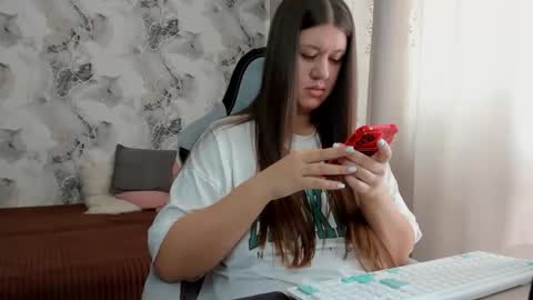 kianna_dior_ online show from 05-15-26, 09:27