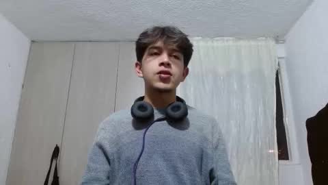 Adrian  Chlloe online show from 09-11-25, 04:34