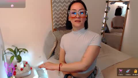 Snapshot of kiara_bermont chatting on 10-10-25, 04:28 Kiara Bermont online show from 10-10-25, 04:28