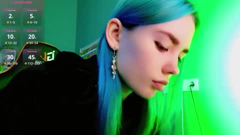 Kira online show from 09-25-25, 08:56