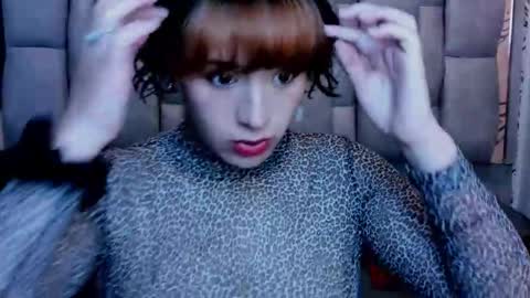 KIARA FOX online show from 12-14-25, 09:36