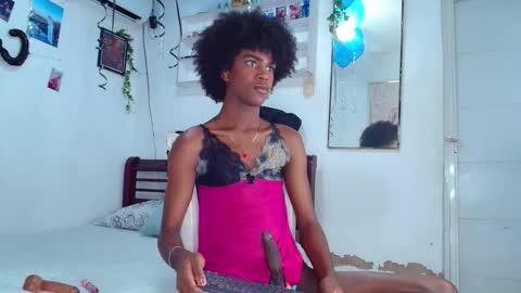 kiara_valentte_ online show from 10-10-25, 02:38