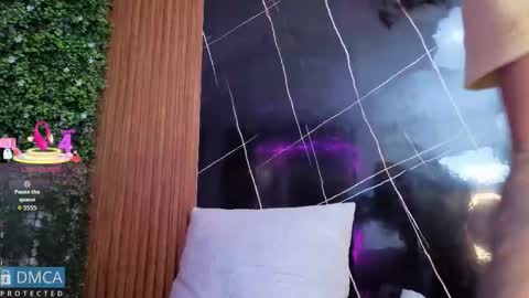 Snapshot of kiara_zahiri_ chatting on 10-10-25, 11:09 Kiara Zahiri online show from 10-10-25, 11:09