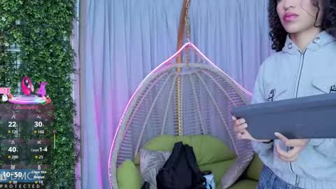 Snapshot of kiara_zahiri_ chatting on 10-14-25, 11:00 Kiara Zahiri online show from 10-14-25, 11:00