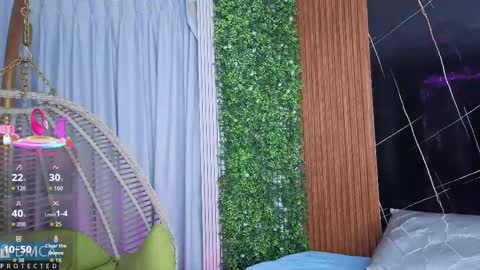 Snapshot of kiara_zahiri_ chatting on 10-20-25, 10:59 Kiara Zahiri online show from 10-20-25, 10:59