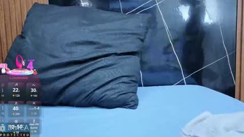 Snapshot of kiara_zahiri_ chatting on 10-27-25, 11:03 Kiara Zahiri online show from 10-27-25, 11:03