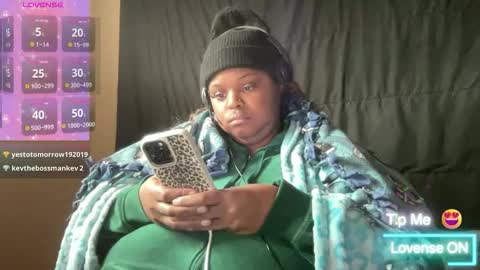 KiaraSugars online show from 12-16-25, 06:35