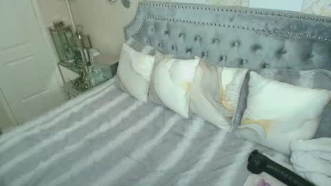 Kia Rose online show from 11-18-25, 07:35